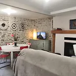 Σπίτι διακοπών Small House Near Mont St Michel