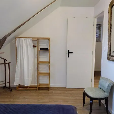 Small House Near Mont St Michel 度假居