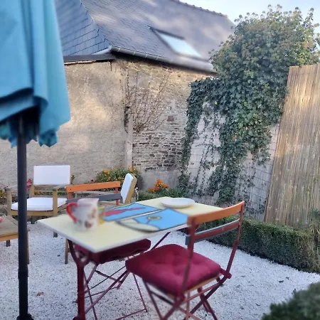 Holiday home La Maisonnette Des Miquelots, Patio & Charme, Proche Mont-st-michel Tanis