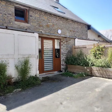 Small House Near Mont St Michel * Tanis