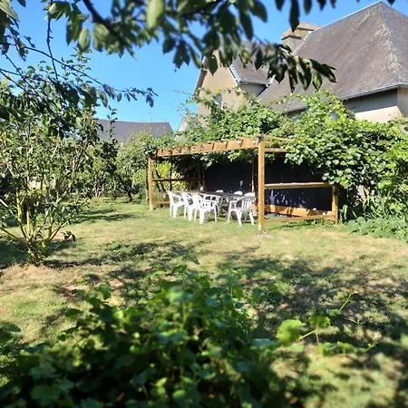 Small House Near Mont St Michel * Tanis