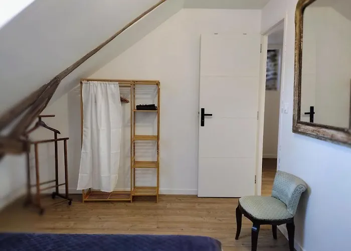 Small House Near Mont St Michel 度假居