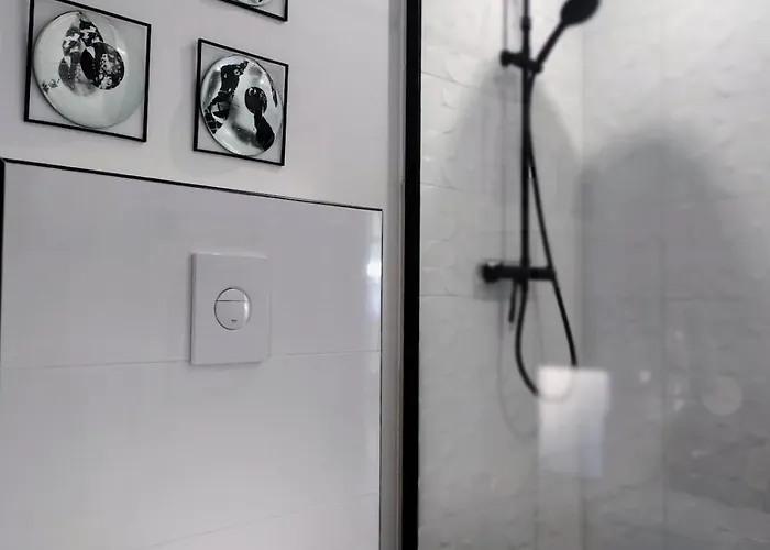 Small House Near Mont St Michel 度假居