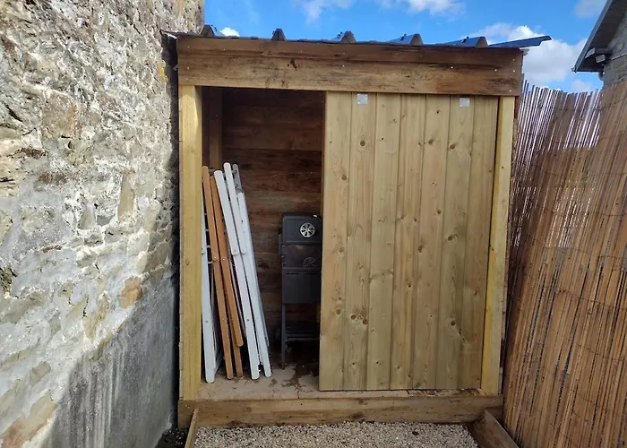 Small House Near Mont St Michel 度假居