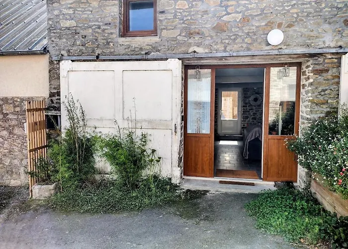 Small House Near Mont St Michel * Tanis