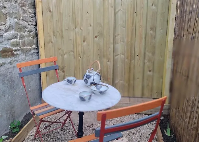 Small House Near Mont St Michel Tanis