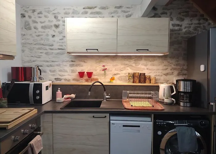 Small House Near Mont St Michel 度假居 *