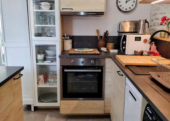 Small House Near Mont St Michel 度假居